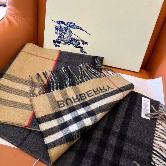 Burberry Double-Sided Check Cashmere-Blend Scarf - Picture 3 of 4